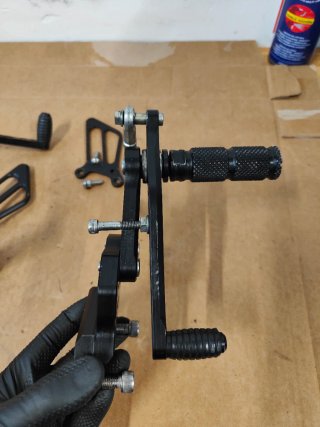 Radiador y estriberas retrasadas Suzuki GSXR 600
