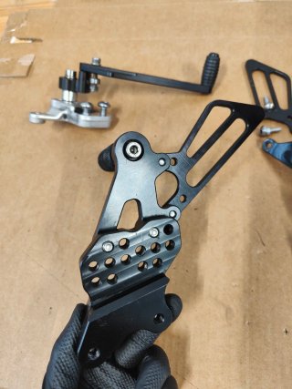 Radiador y estriberas retrasadas Suzuki GSXR 600