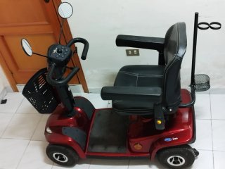 Scooter movilidad Invacare Leo