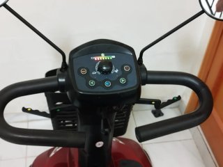 Scooter movilidad Invacare Leo