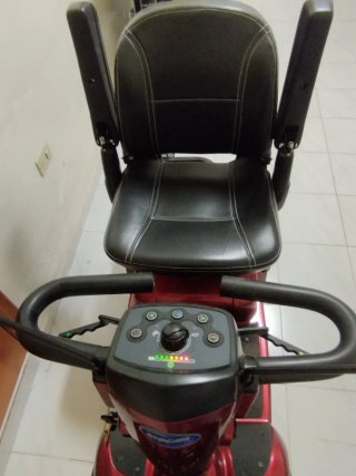 Scooter movilidad Invacare Leo