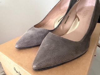 Zendra Basic Zapatos Tacón Bajo Gris Talla 37