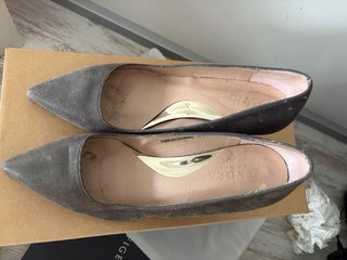 Zendra Basic Zapatos Tacón Bajo Gris Talla 37