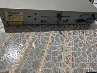2 Reproductor DVD y cartucho Samsung SV-5224