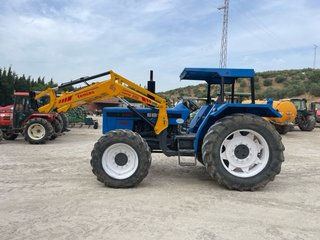 Tractor Ebro Kubota 8110 con pala