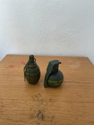 Set 4 Granadas y 2 Revólveres