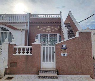 Chalet en venta en La Siesta - El Salado - Torreta en Torrevieja
