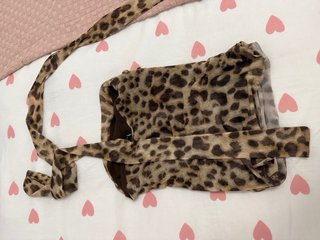 Top bandeau estampado leopardo