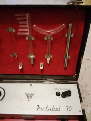 Antiguo aparato electroterapia Victabel 75