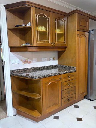 Mobiliario de cocina con encimera de granito
