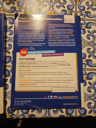 Tutti i colori della matematica ed blu geometria