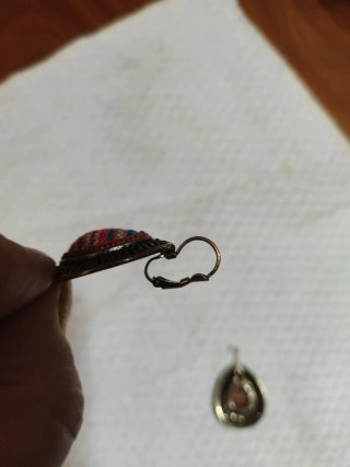 Pendientes dorados multicolor