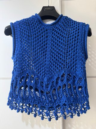 Chaleco de punto azul eléctrico
