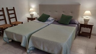 Se alquila gran apartamento con vistas al mar