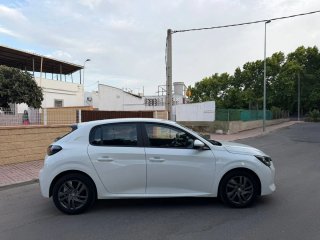 Peugeot 208 2022