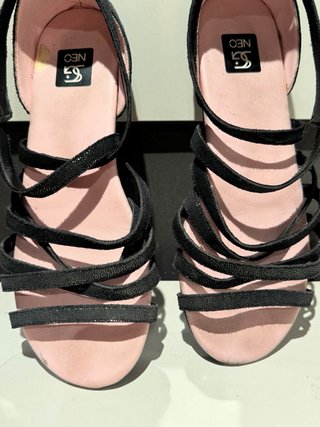 Sandalias Zara Negras y Rosas