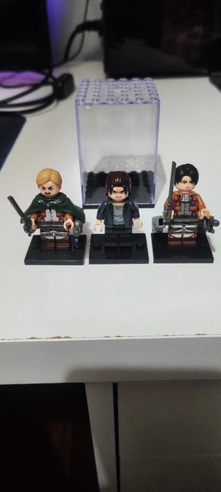 Figuras Lego Attack on Titan