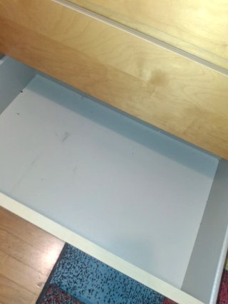 Cómoda de madera Ikea