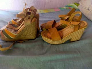 Sandalias cuña esparto marrón y negras  cada una 5