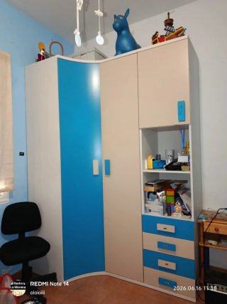 Dormitorio juvenil beige y azul