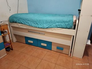 Dormitorio juvenil beige y azul