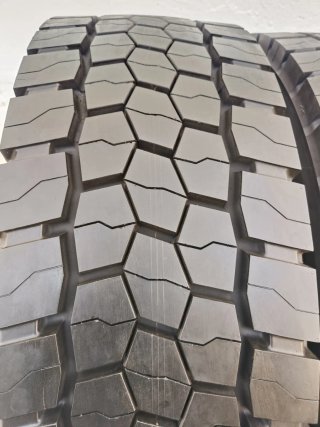 4, 315/70R22.5 154/150L-152/148M