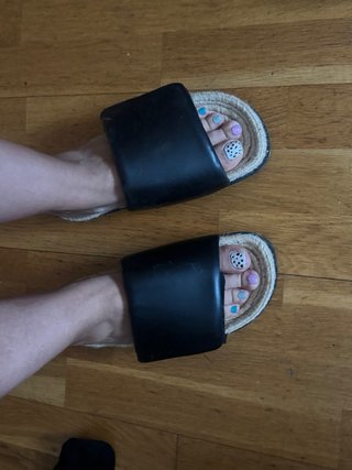Sandalias Zara negras y beige