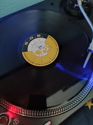 Vinilo Over Led - Listen to the Base
