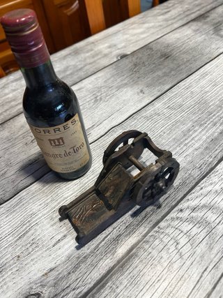 Botellero con forma de cañón