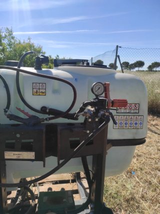 Pulverizadora hidráulica 600