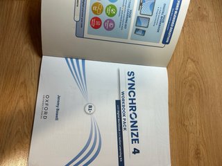 Synchronize 4 Workbook. Como nuevo.