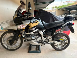 Honda Africa Twin 750 RD07 Negra/Dorada