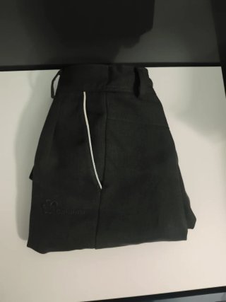Pantalón corto uniforme Mas Camarena. Talla 12