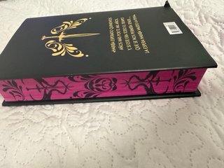 Libro Una corte de alas y ruina. Edición especial
