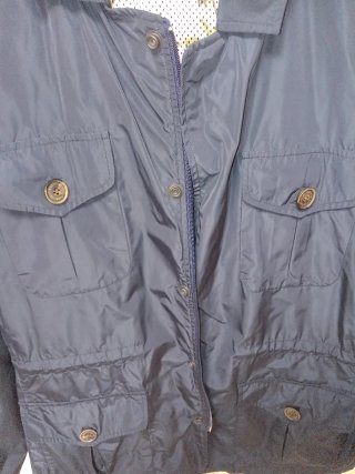 Chaqueta azul con forro estampado