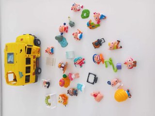 Autobús y figuras Lucky Bob
