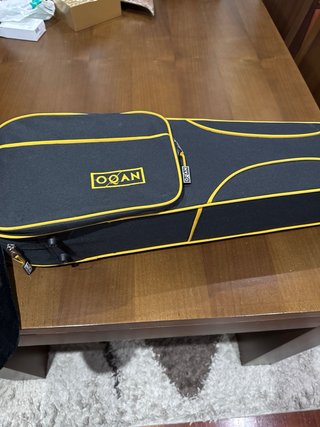 Violín con estuche y arco