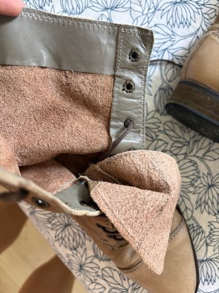 Botines de piel beige con cordones