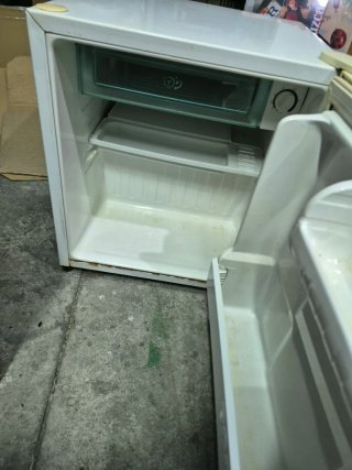 NEVERA LG MINIBAR GC-051SS, CON CONGELADOR