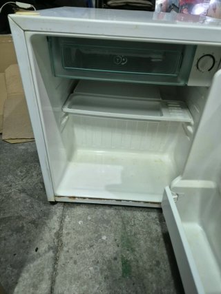 NEVERA LG MINIBAR GC-051SS, CON CONGELADOR