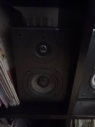 Amplificador Yamaha con altavoces incluido
