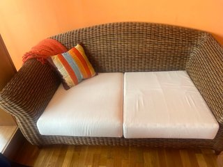 Sofá de mimbre para terraza