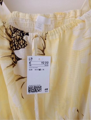 Top amarillo floral