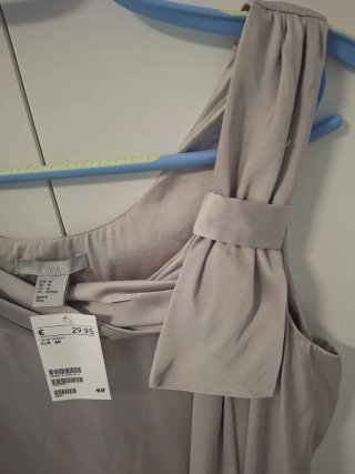 Vestido de fiesta gris