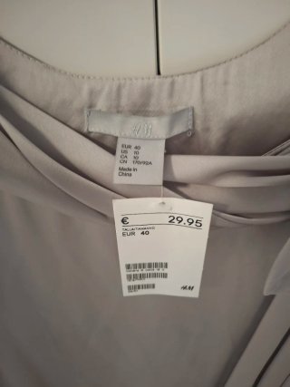 Vestido de fiesta gris
