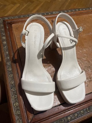 Tacones Stradivarius Blancos