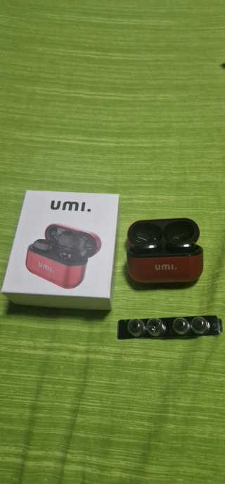Cuffie Wireless UMI Rosse e Nere