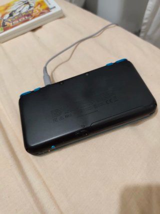 Nuovo Nintendo 2DS Blu e Nero