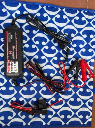 Cargador Inteligente MotoPower 6V/12V 4A