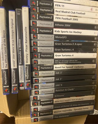 Consegna di giochi PS2 (senza manuali)